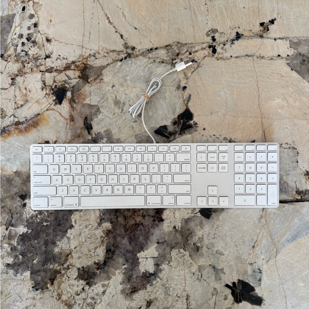 Apple Wired Full Keyboard with Numeric Keypad